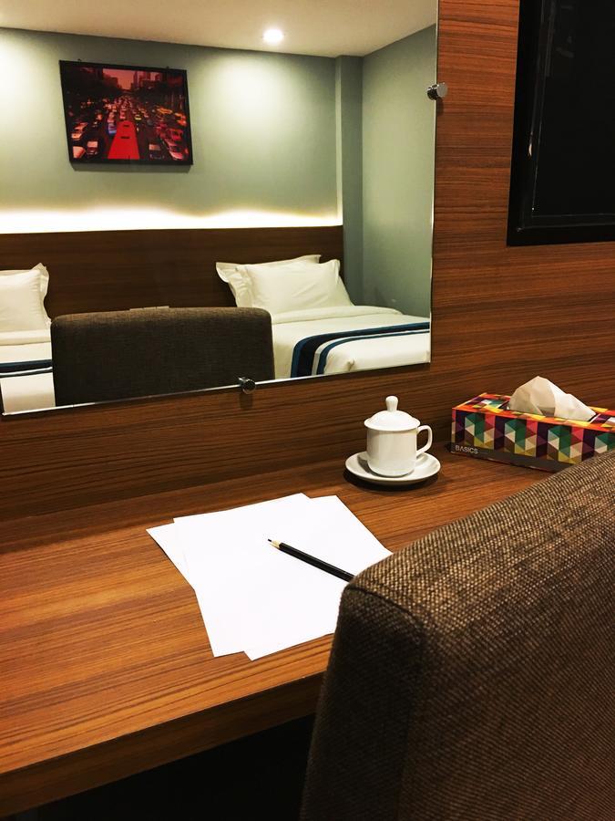 Hotel Azure Янгон Екстериор снимка