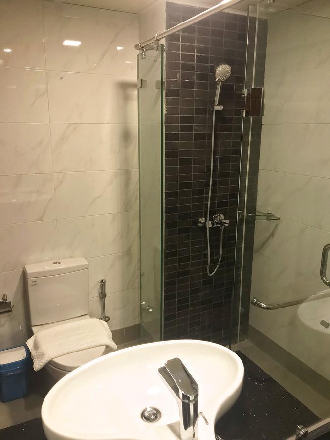 Hotel Azure Янгон Екстериор снимка