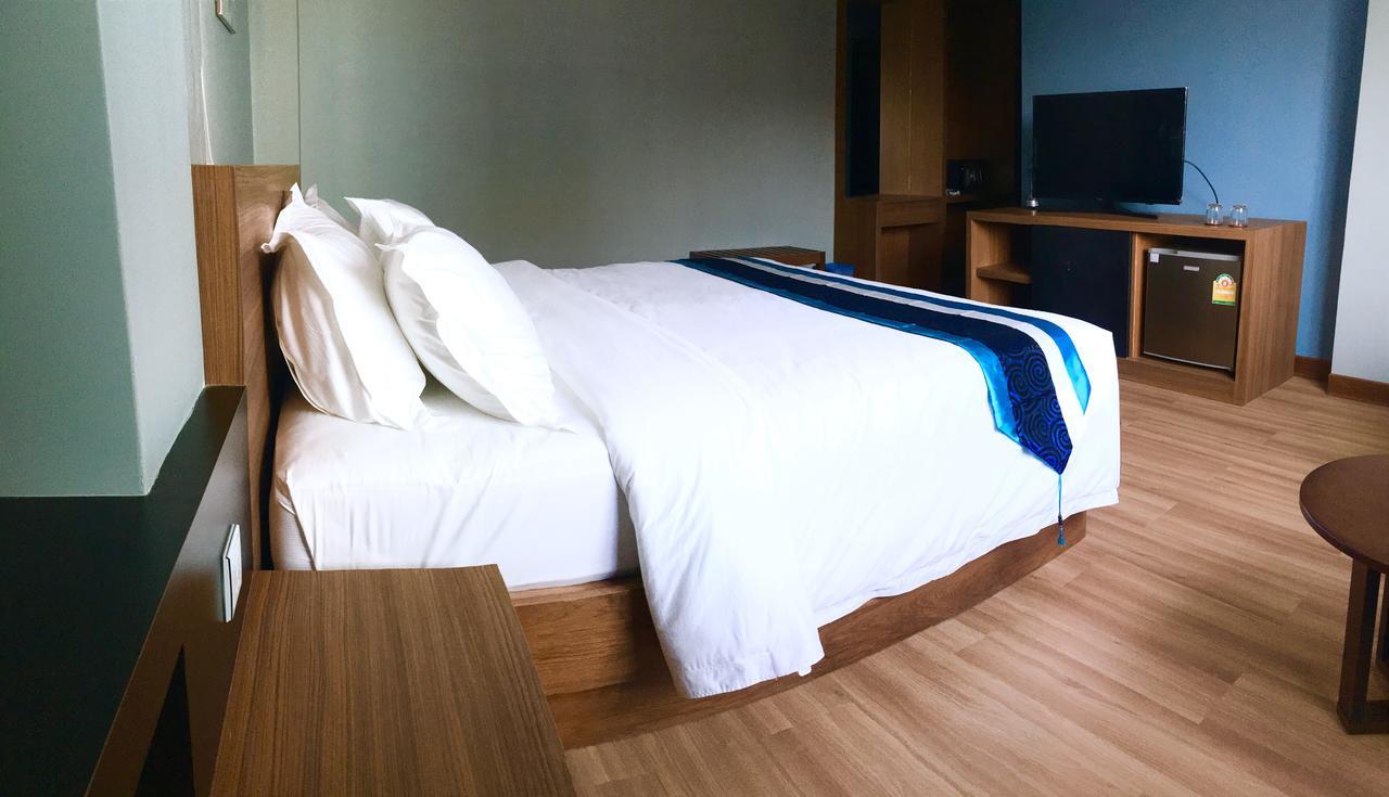 Hotel Azure Янгон Екстериор снимка